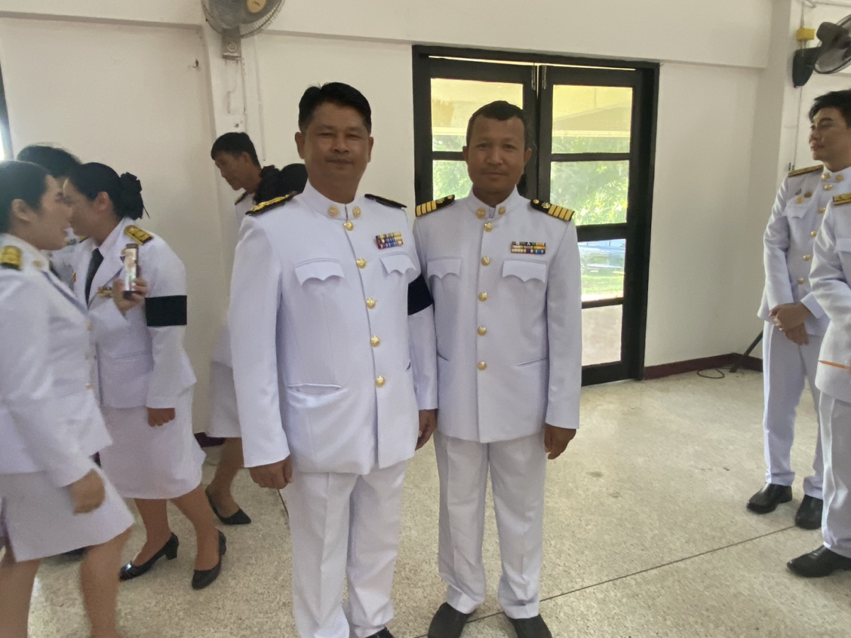 คณะผู้บริหารและข้าราชการ ร่วมลงนามถวายพระพรชัยมงคล เนื่องในโอกาสวันเฉลิมพระชนมพรรษา 