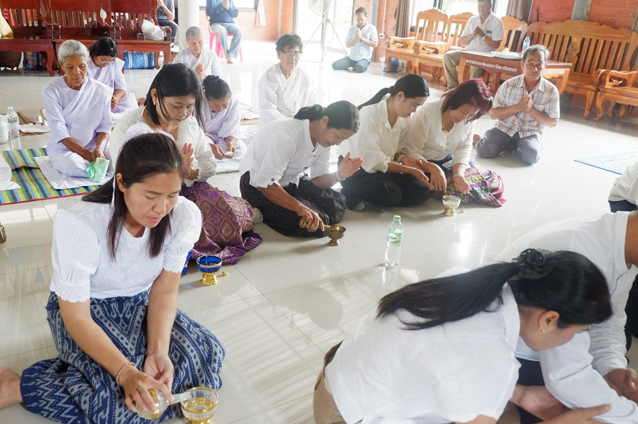 โครการส่งเสริมกิจกรรมทางศาสนา (ถวายเทียนพรรษา)