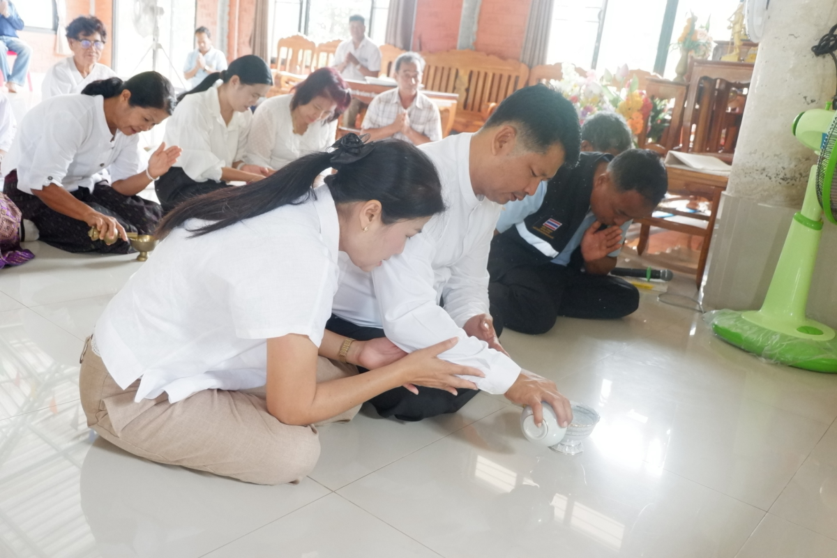 โครการส่งเสริมกิจกรรมทางศาสนา (ถวายเทียนพรรษา)