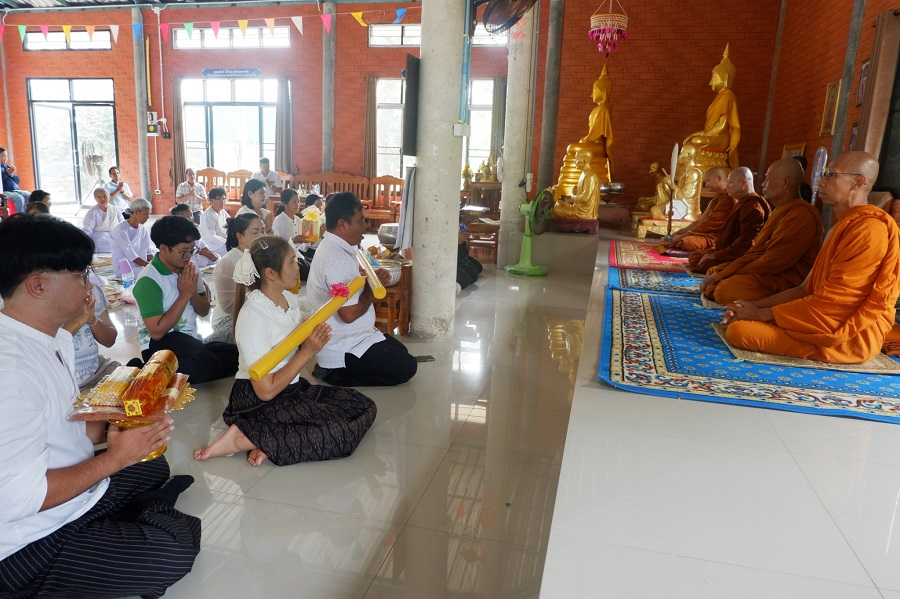 โครการส่งเสริมกิจกรรมทางศาสนา (ถวายเทียนพรรษา)