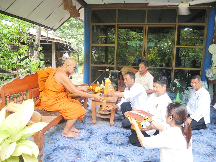 โครการส่งเสริมกิจกรรมทางศาสนา" (ถวายเทียนพรรษา)